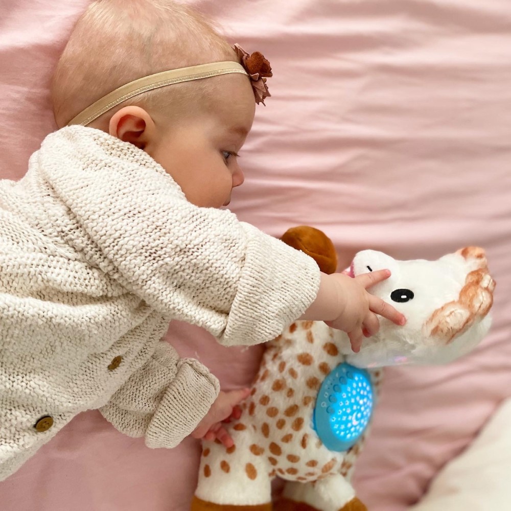 Sophie La Girafe Βελούδινη από Ύφασμα με Λευκούς Ήχους και Μουσική για Νεογέννητα